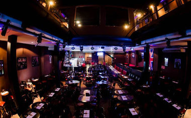 Imagem de destaque para Gillan's Inn English Rock Bar