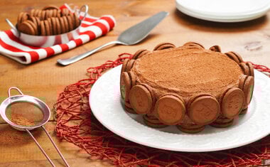 Imagem de destaque para Receita de Torta Mousse de Chocolate é fácil de fazer e perfeita para qualquer momento do dia
